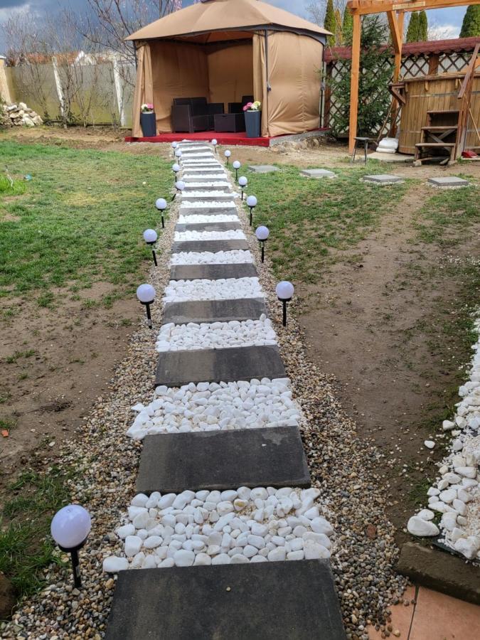 Vila Ana Cu Terasa Gratar Si Jacuzzi Villa Сату Маре Екстериор снимка